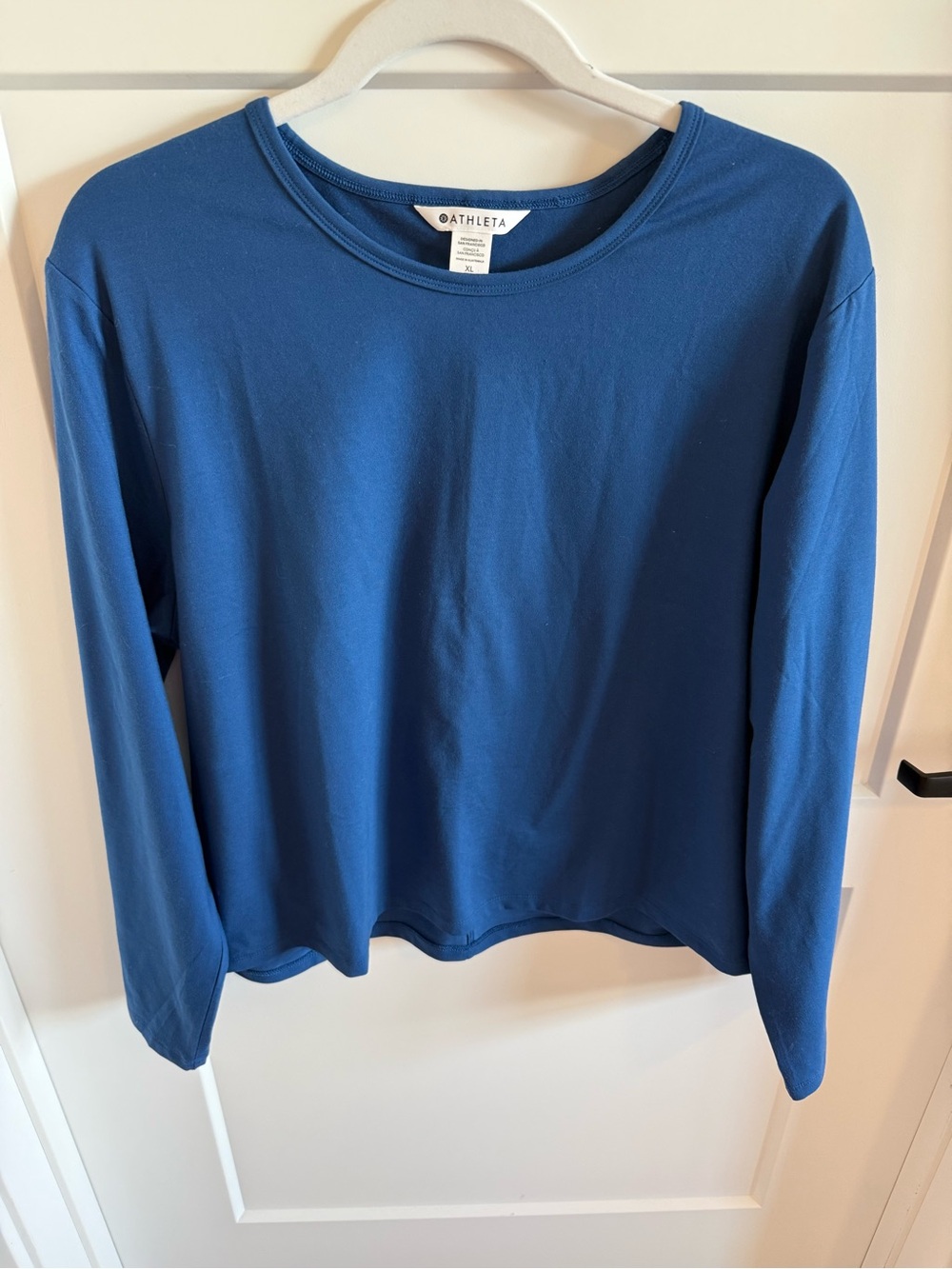 NWT Athleta Essential Top XL Blue Supima Cotton Long Sleeve Crewneck